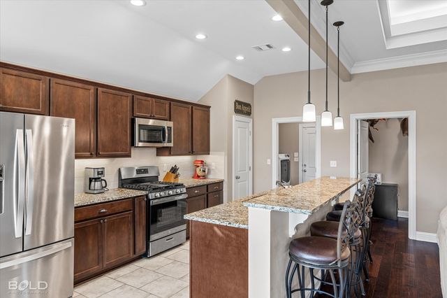 327 Ouchita Lane, Bossier City, LA 71112