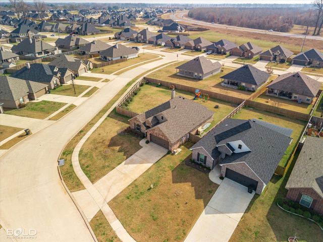 327 Ouchita Lane, Bossier City, LA 71112
