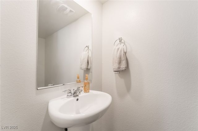 4585 Honey Hills Avenue, Las Vegas, NV 89141