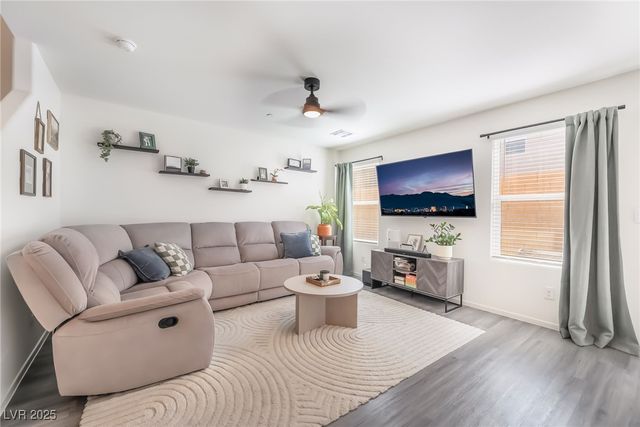 4585 Honey Hills Avenue, Las Vegas, NV 89141