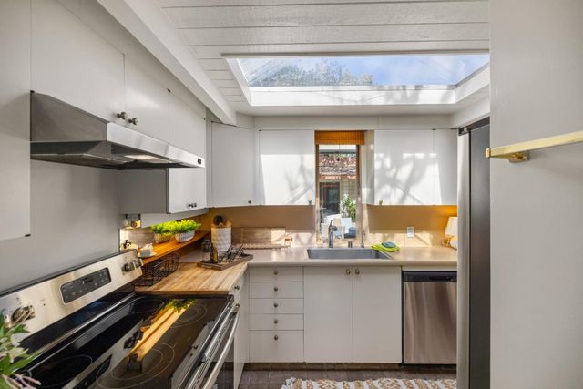 3 SW 13th SW San Carlos Street, Carmel, CA 93921