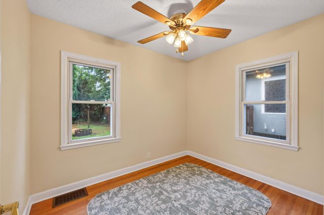 4711 Dupont Avenue N, Minneapolis, MN 55430