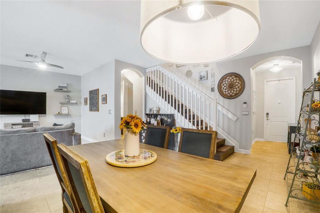 Image 11 of property listing at 8405 Lakeview Trl, Parkland, FL 33076