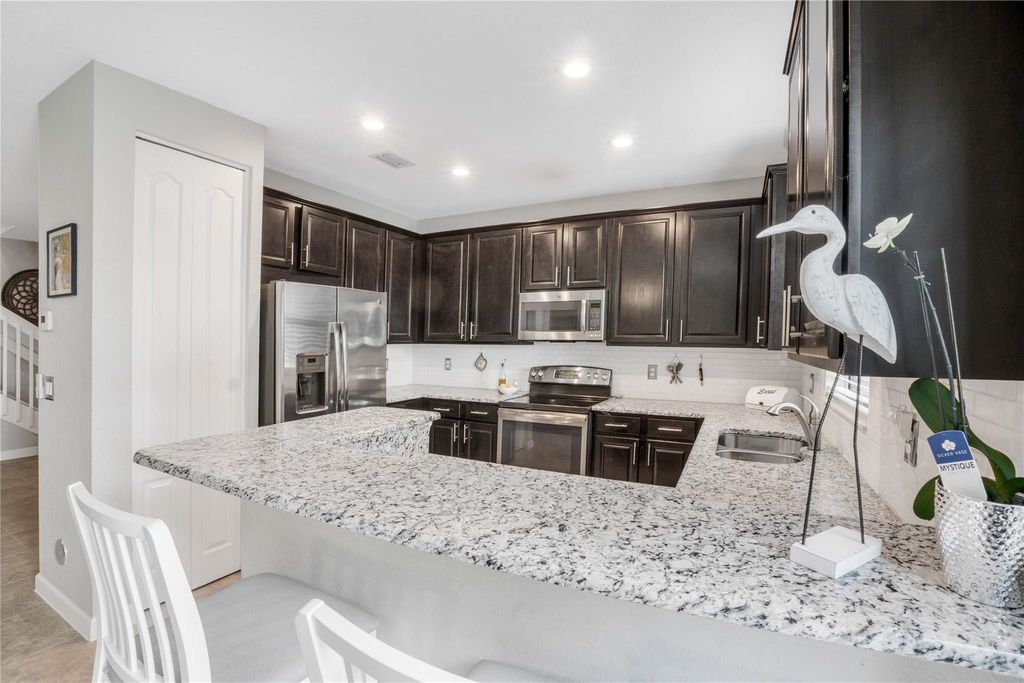 Image 18 of property listing at 8405 Lakeview Trl, Parkland, FL 33076