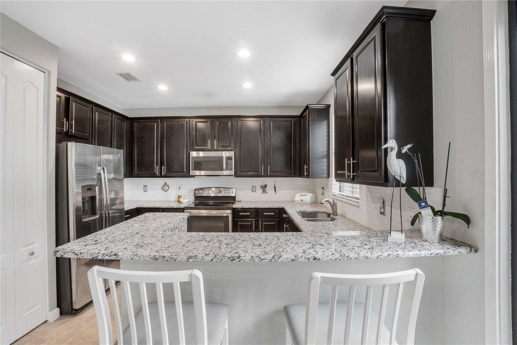 Image 19 of property listing at 8405 Lakeview Trl, Parkland, FL 33076