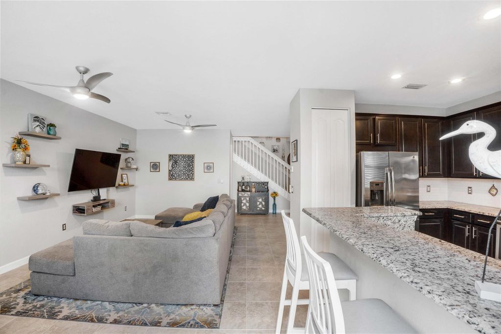 Image 22 of property listing at 8405 Lakeview Trl, Parkland, FL 33076