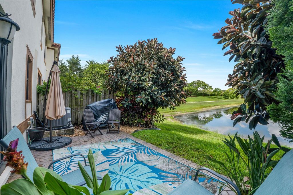 Image 24 of property listing at 8405 Lakeview Trl, Parkland, FL 33076