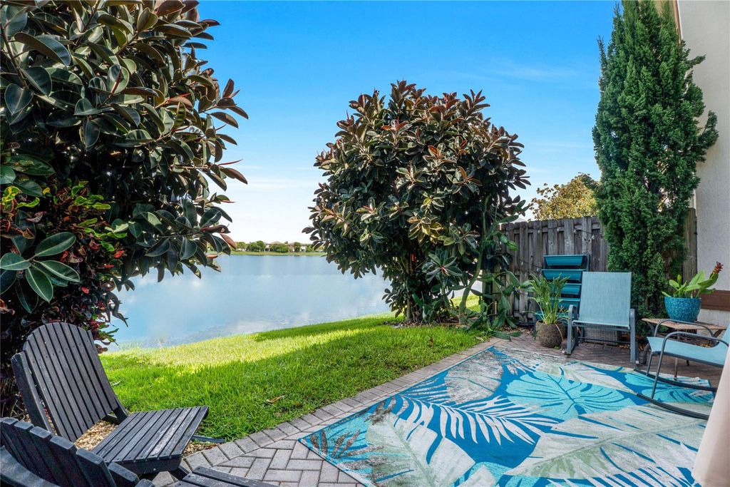 Image 25 of property listing at 8405 Lakeview Trl, Parkland, FL 33076
