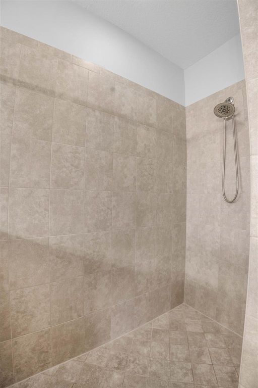 Image 38 of property listing at 8405 Lakeview Trl, Parkland, FL 33076