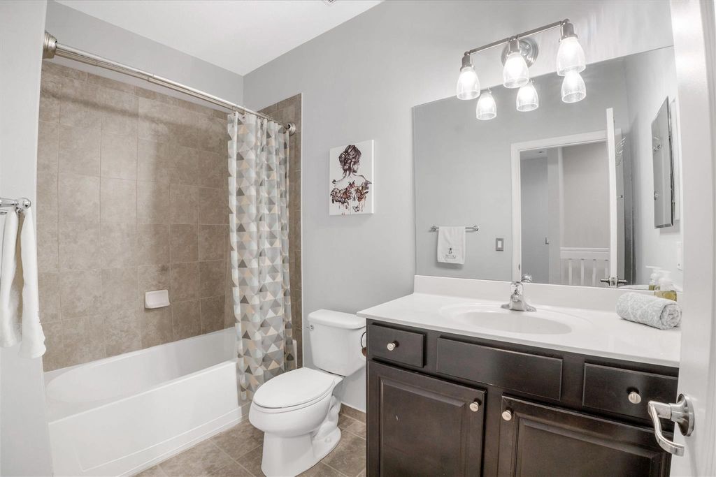 Image 40 of property listing at 8405 Lakeview Trl, Parkland, FL 33076