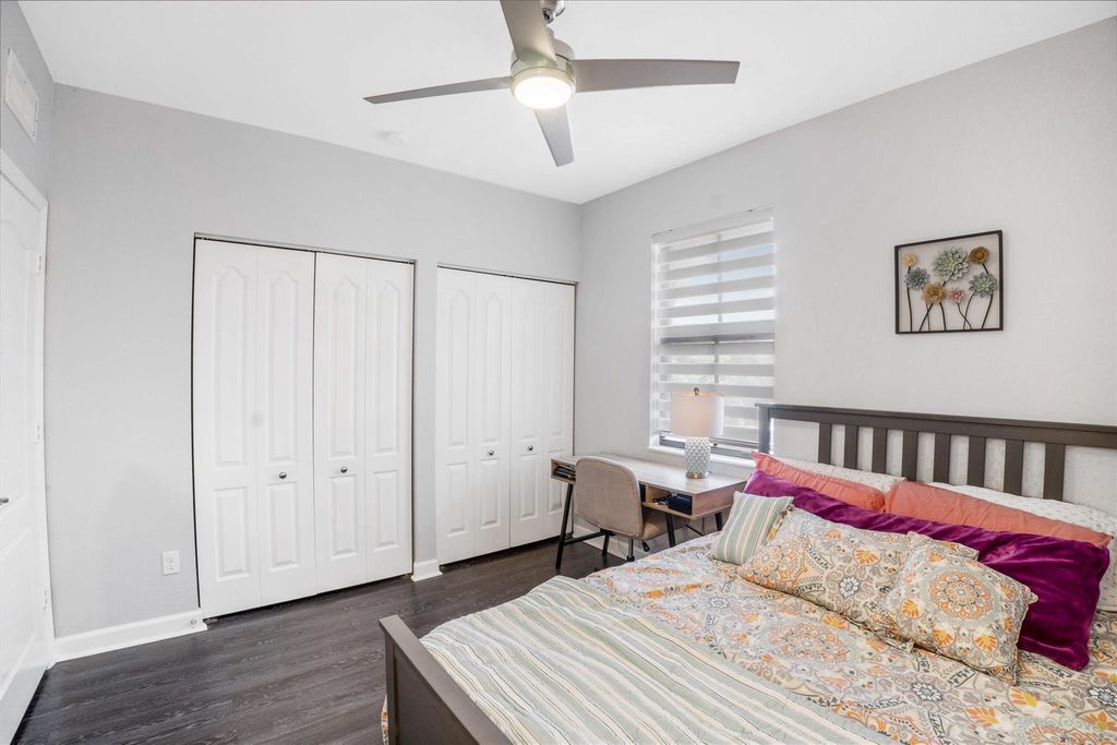 Image 42 of property listing at 8405 Lakeview Trl, Parkland, FL 33076