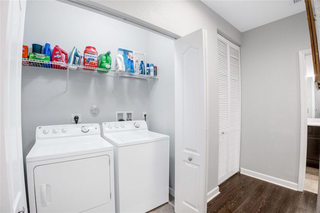 Image 44 of property listing at 8405 Lakeview Trl, Parkland, FL 33076