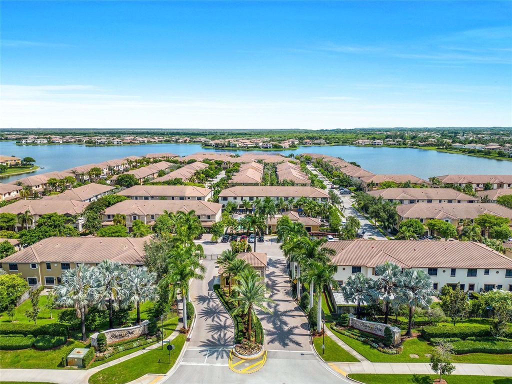 Image 48 of property listing at 8405 Lakeview Trl, Parkland, FL 33076