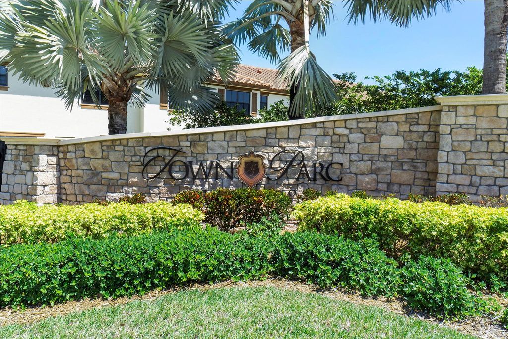 Image 58 of property listing at 8405 Lakeview Trl, Parkland, FL 33076