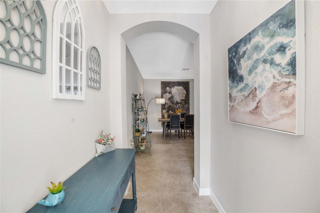 Image 6 of property listing at 8405 Lakeview Trl, Parkland, FL 33076