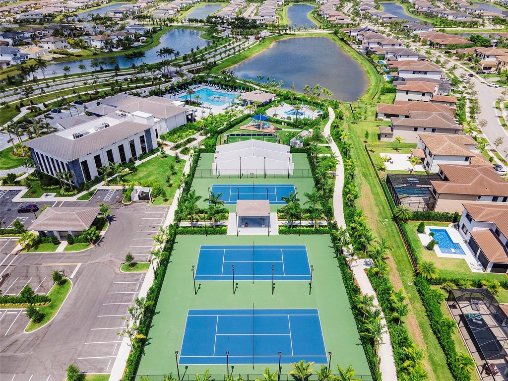 Image 68 of property listing at 8405 Lakeview Trl, Parkland, FL 33076