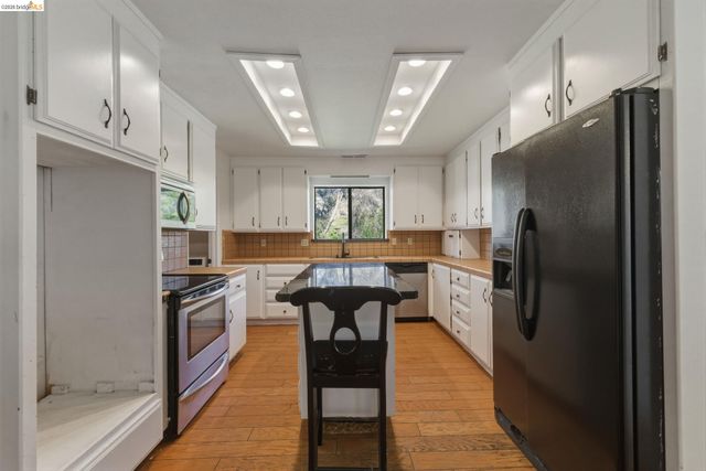 18344 Zeni Ln, Tuolumne, CA 95379