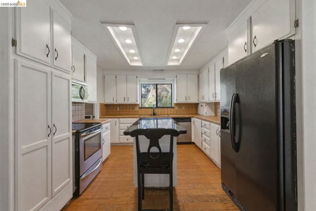 18344 Zeni Ln, Tuolumne, CA 95379