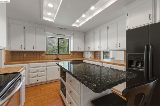 18344 Zeni Ln, Tuolumne, CA 95379