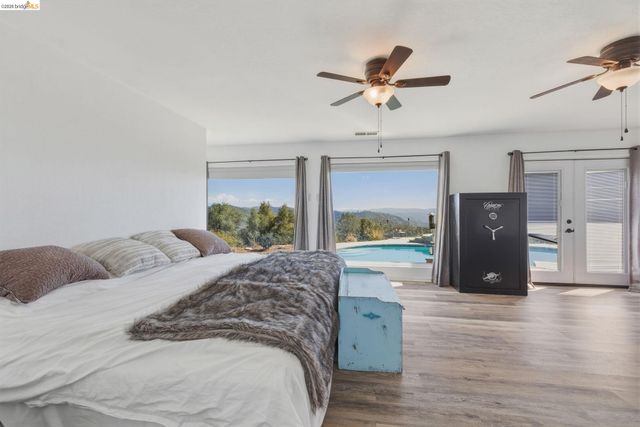 18344 Zeni Ln, Tuolumne, CA 95379