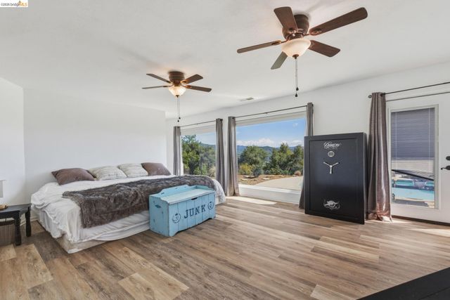 18344 Zeni Ln, Tuolumne, CA 95379