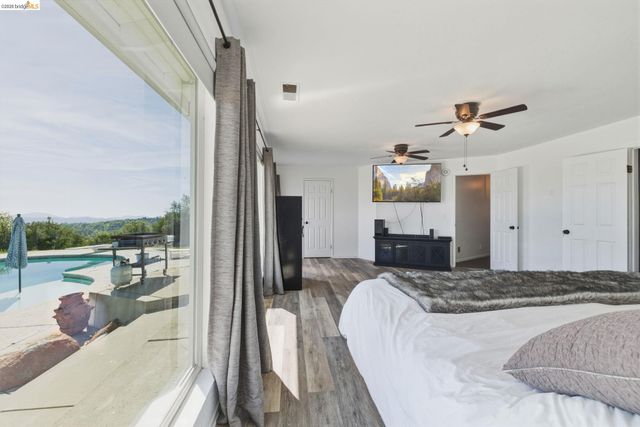 18344 Zeni Ln, Tuolumne, CA 95379