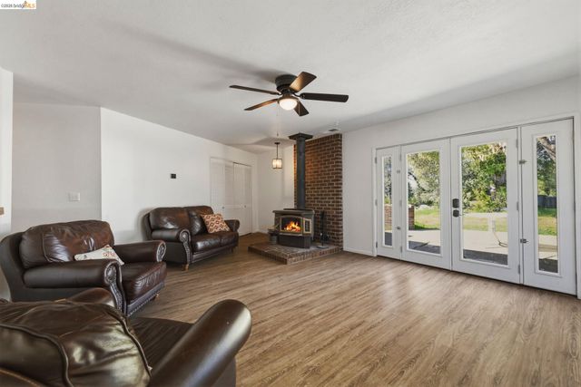 18344 Zeni Ln, Tuolumne, CA 95379