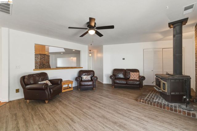 18344 Zeni Ln, Tuolumne, CA 95379