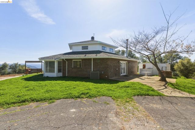 18344 Zeni Ln, Tuolumne, CA 95379