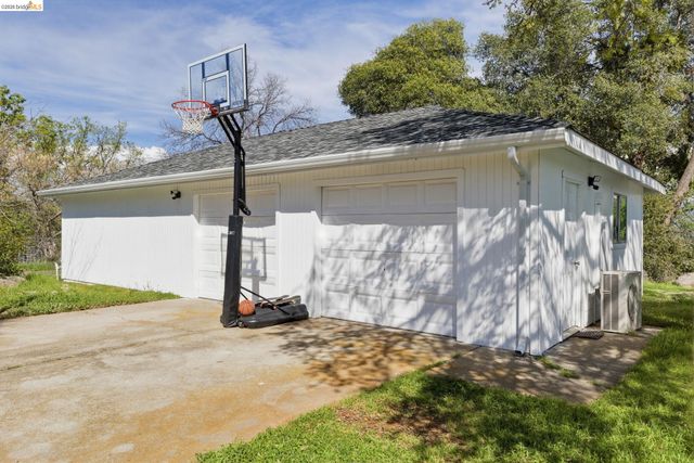 18344 Zeni Ln, Tuolumne, CA 95379