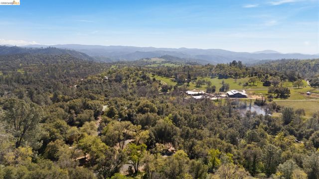 18344 Zeni Ln, Tuolumne, CA 95379