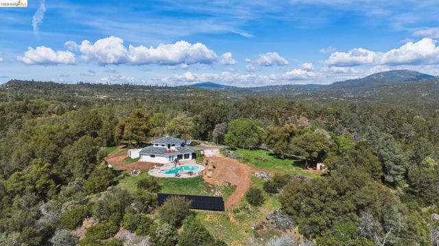18344 Zeni Ln, Tuolumne, CA 95379