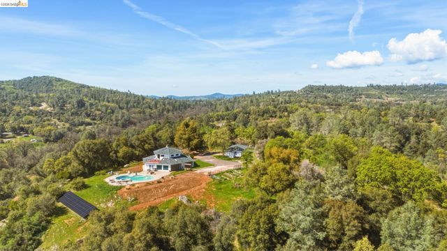 18344 Zeni Ln, Tuolumne, CA 95379