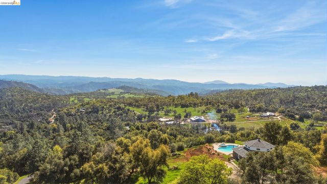 18344 Zeni Ln, Tuolumne, CA 95379