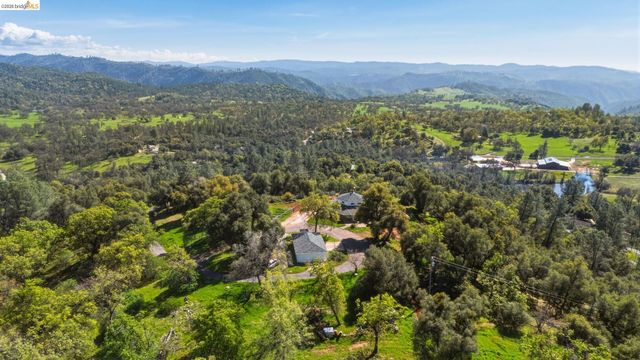 18344 Zeni Ln, Tuolumne, CA 95379