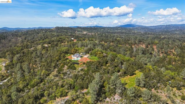 18344 Zeni Ln, Tuolumne, CA 95379