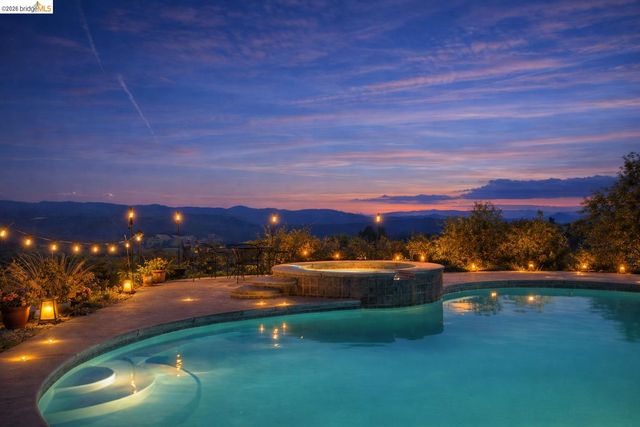 18344 Zeni Ln, Tuolumne, CA 95379