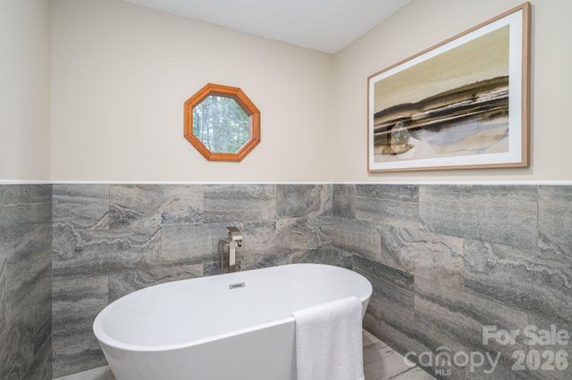 2525 Big Horn Drive, Morganton, NC 28655