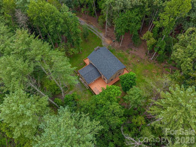 2525 Big Horn Drive, Morganton, NC 28655