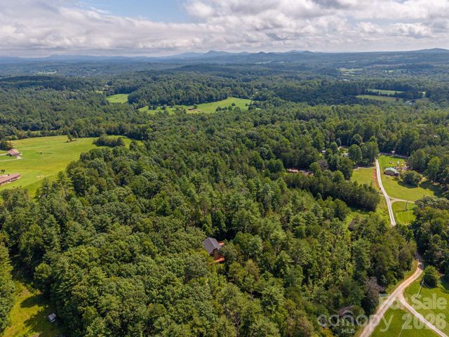 2525 Big Horn Drive, Morganton, NC 28655