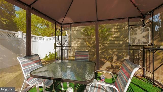 15 W BOLTON AVE, Absecon, NJ 08201