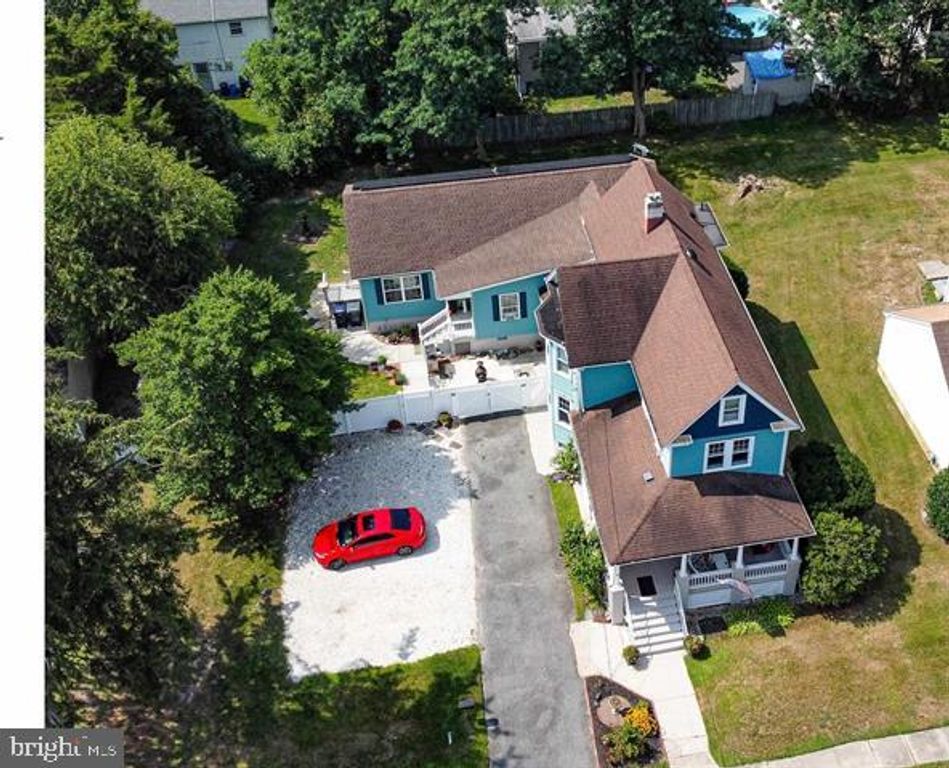 15 W BOLTON AVE, Absecon, NJ 08201