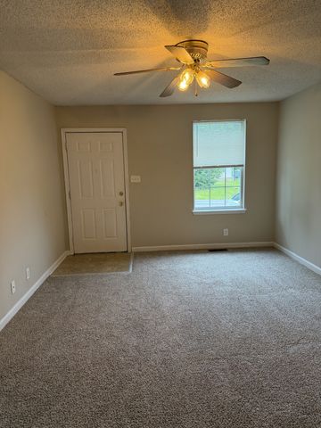 928 Van Buren Ave, Oak Grove, KY 42262
