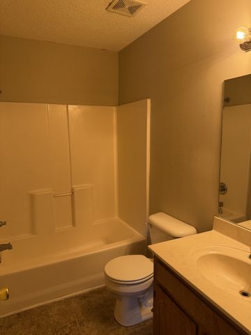 928 Van Buren Ave, Oak Grove, KY 42262