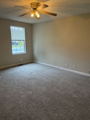 928 Van Buren Ave, Oak Grove, KY 42262