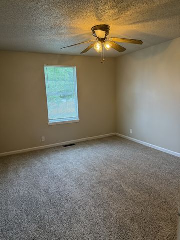 928 Van Buren Ave, Oak Grove, KY 42262