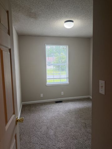 928 Van Buren Ave, Oak Grove, KY 42262