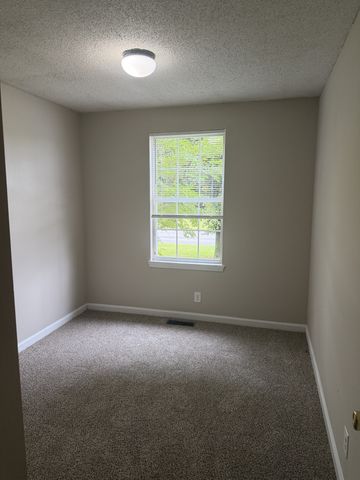 928 Van Buren Ave, Oak Grove, KY 42262