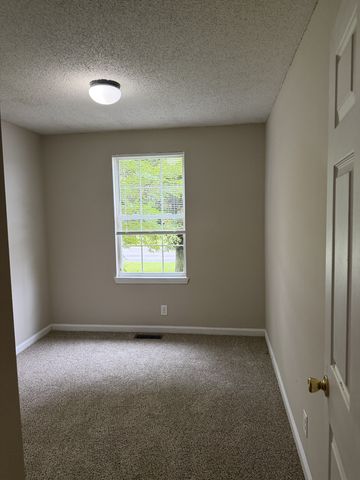 928 Van Buren Ave, Oak Grove, KY 42262
