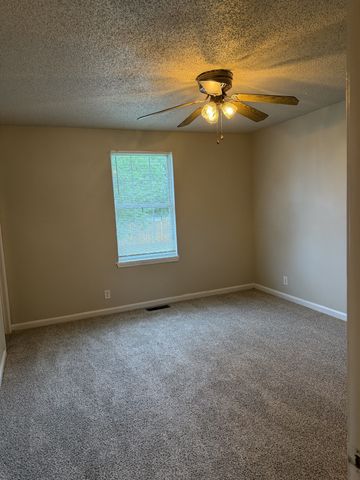 928 Van Buren Ave, Oak Grove, KY 42262